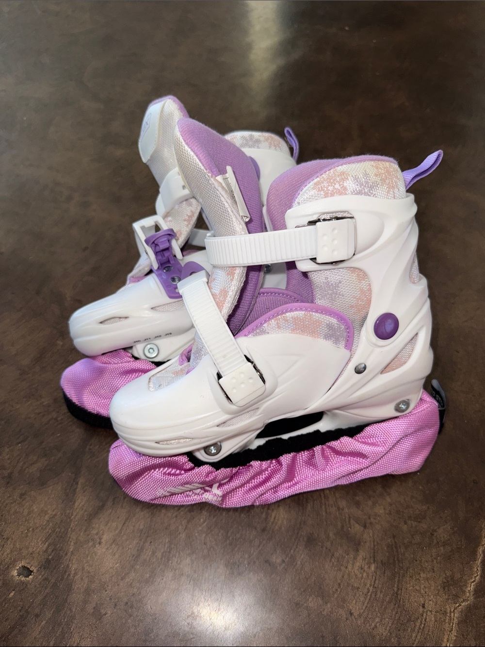 DBX adjustable kids ice skates